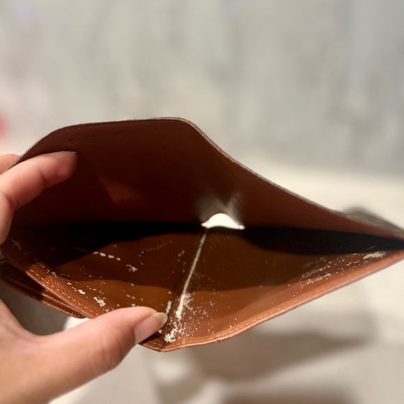 Louis Vuitton Monogram Wallet (Free Chain) - Picture 13 of 16